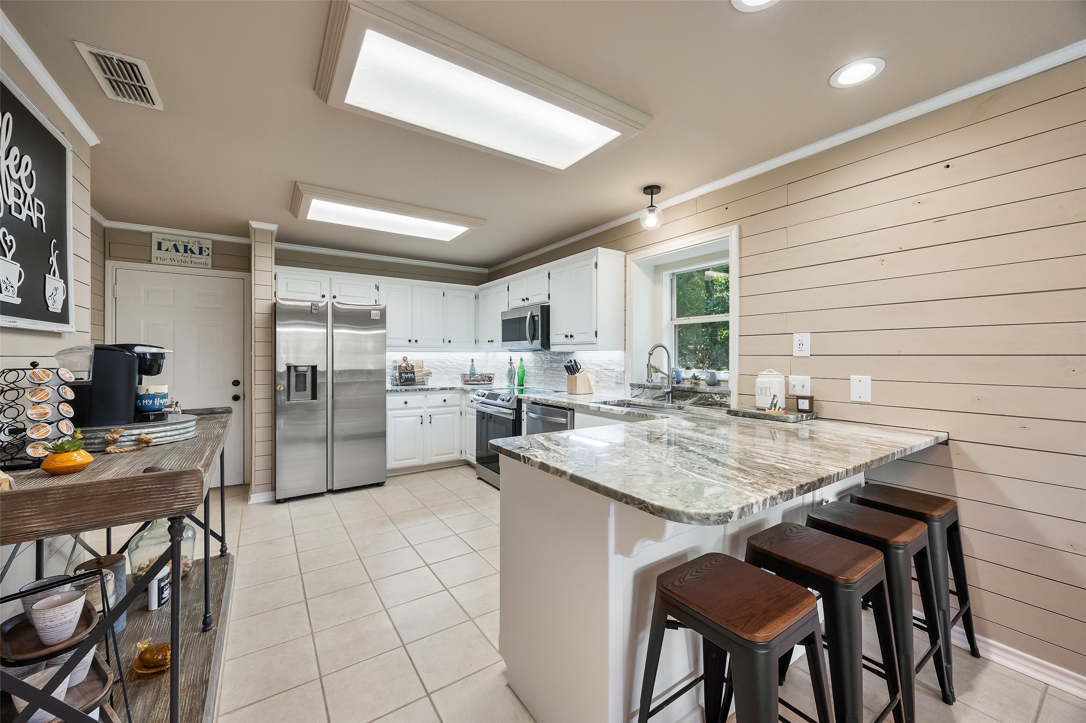 810 Clear Water Trail, Holly Lake Ranch, TX, 75765