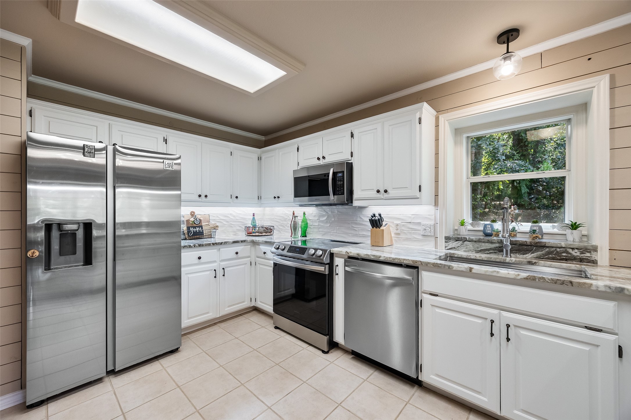 810 Clear Water Trail, Holly Lake Ranch, TX, 75765