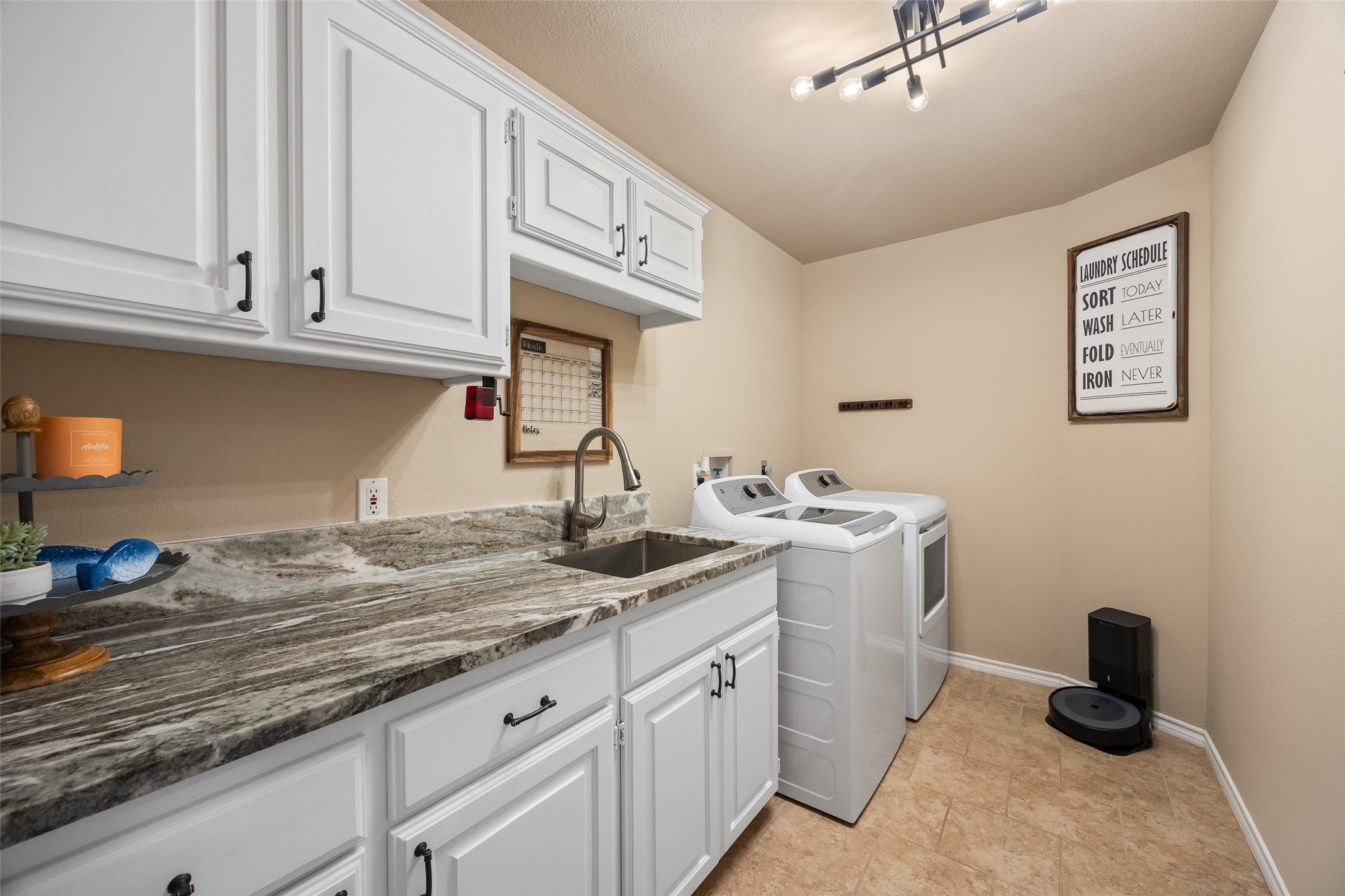 810 Clear Water Trail, Holly Lake Ranch, TX, 75765