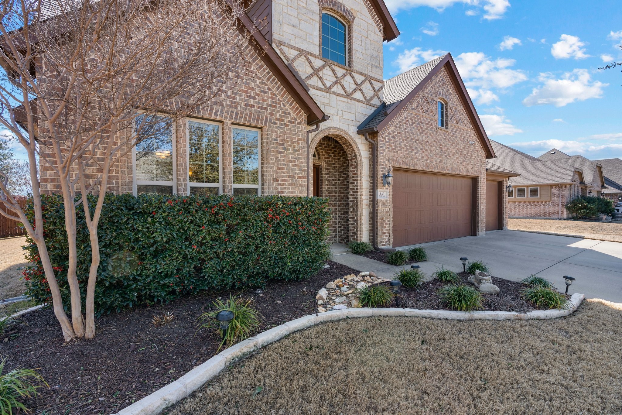 Property photo 04 of 830 Magnolia Drive, Weatherford, TX 76086 | MLS #21180893