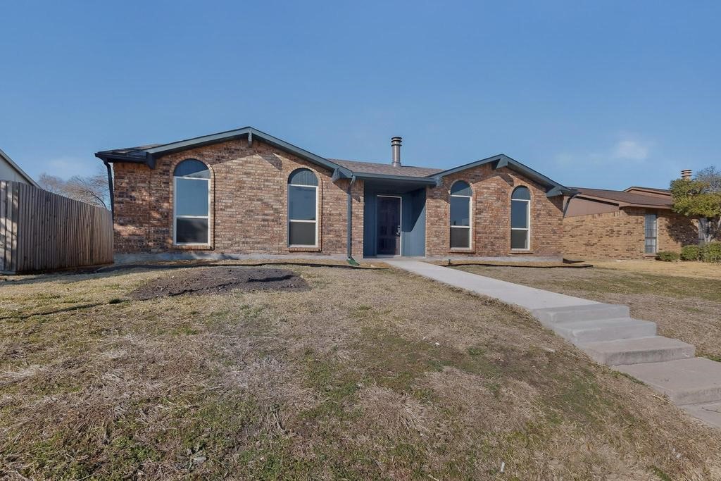 Property photo 02 of 8505 Woodside Road, Rowlett, TX 75088 | MLS #21181031