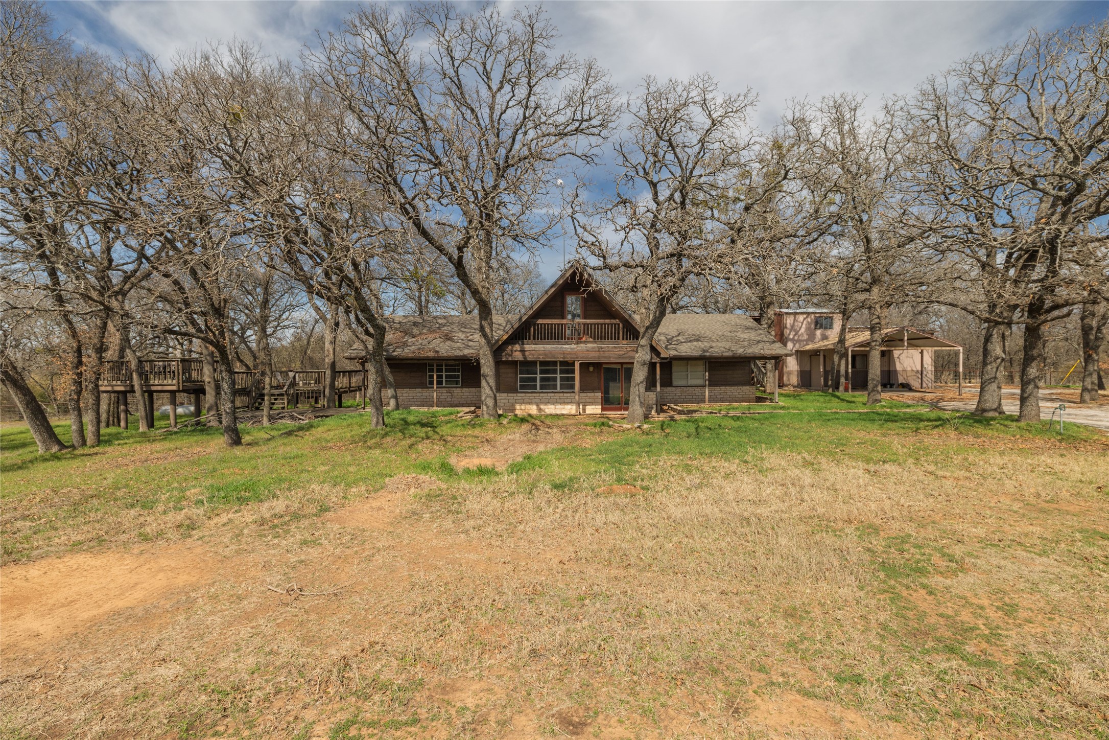 Property photo 02 of 1502 Center Point Road, Weatherford, TX 76087 | MLS #21181118