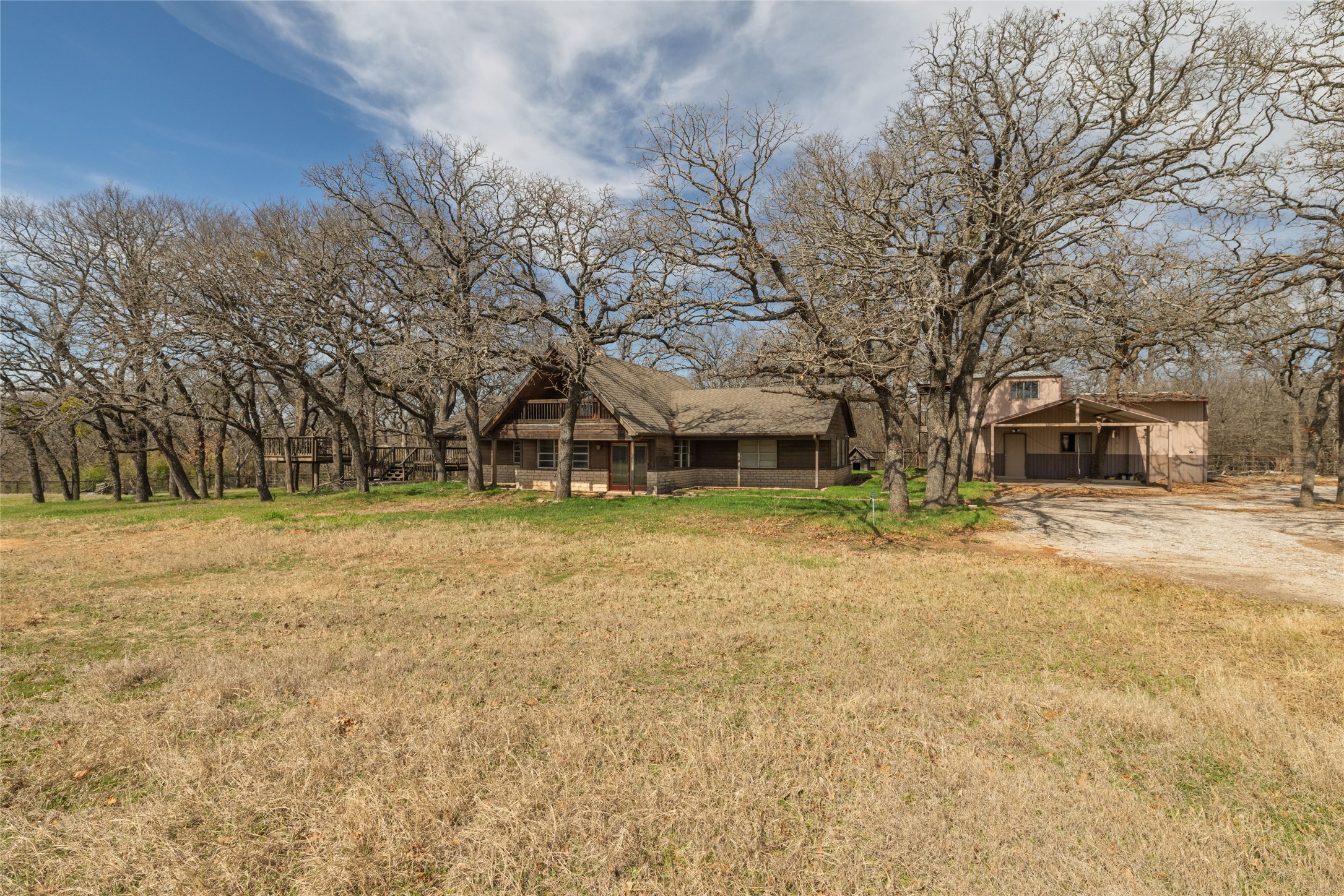 Property photo 03 of 1502 Center Point Road, Weatherford, TX 76087 | MLS #21181118