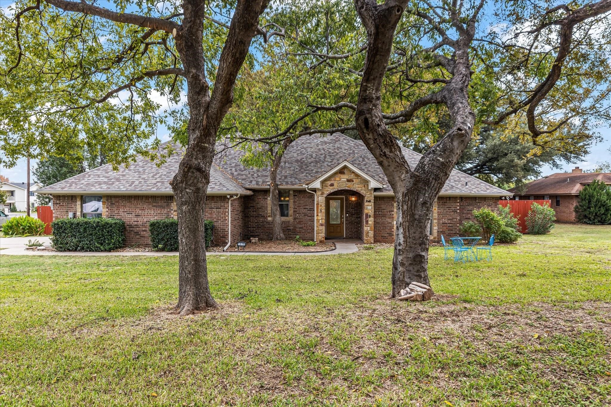 1609 CHEYENNE Trail, Granbury, TX, 76048