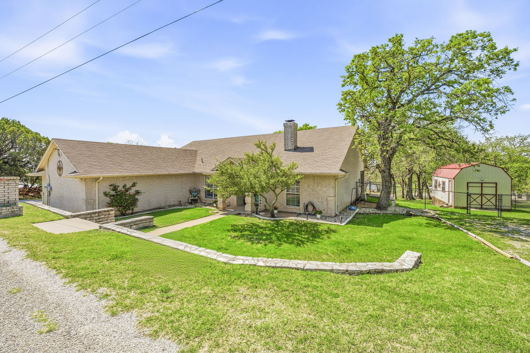 Property photo 04 of 2700 Solar Court, Granbury, TX 76049 | MLS #21181684