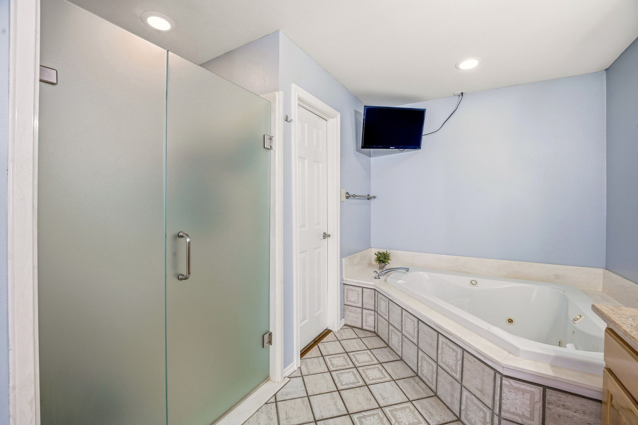 2700 Solar Court, Granbury, TX, 76049
