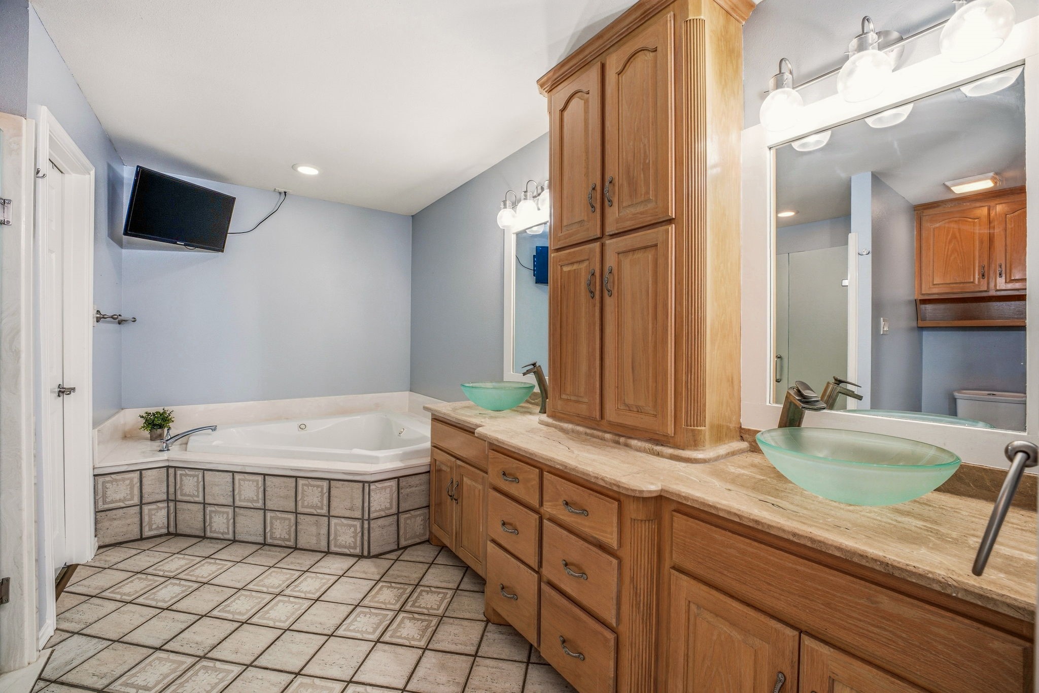 2700 Solar Court, Granbury, TX, 76049