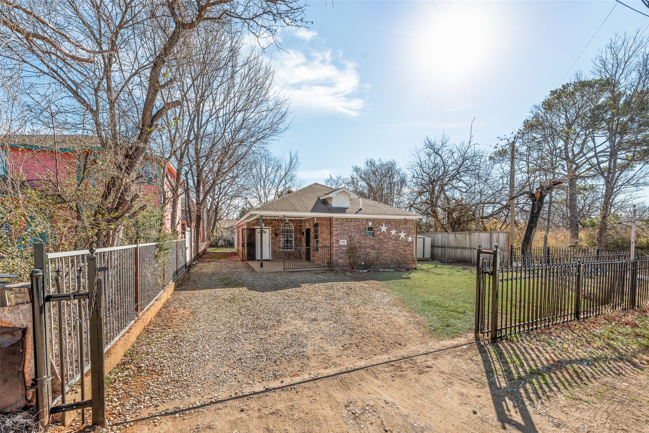 Property photo 01 of 1732 Murdock, Dallas, TX 75217 | MLS #21181769