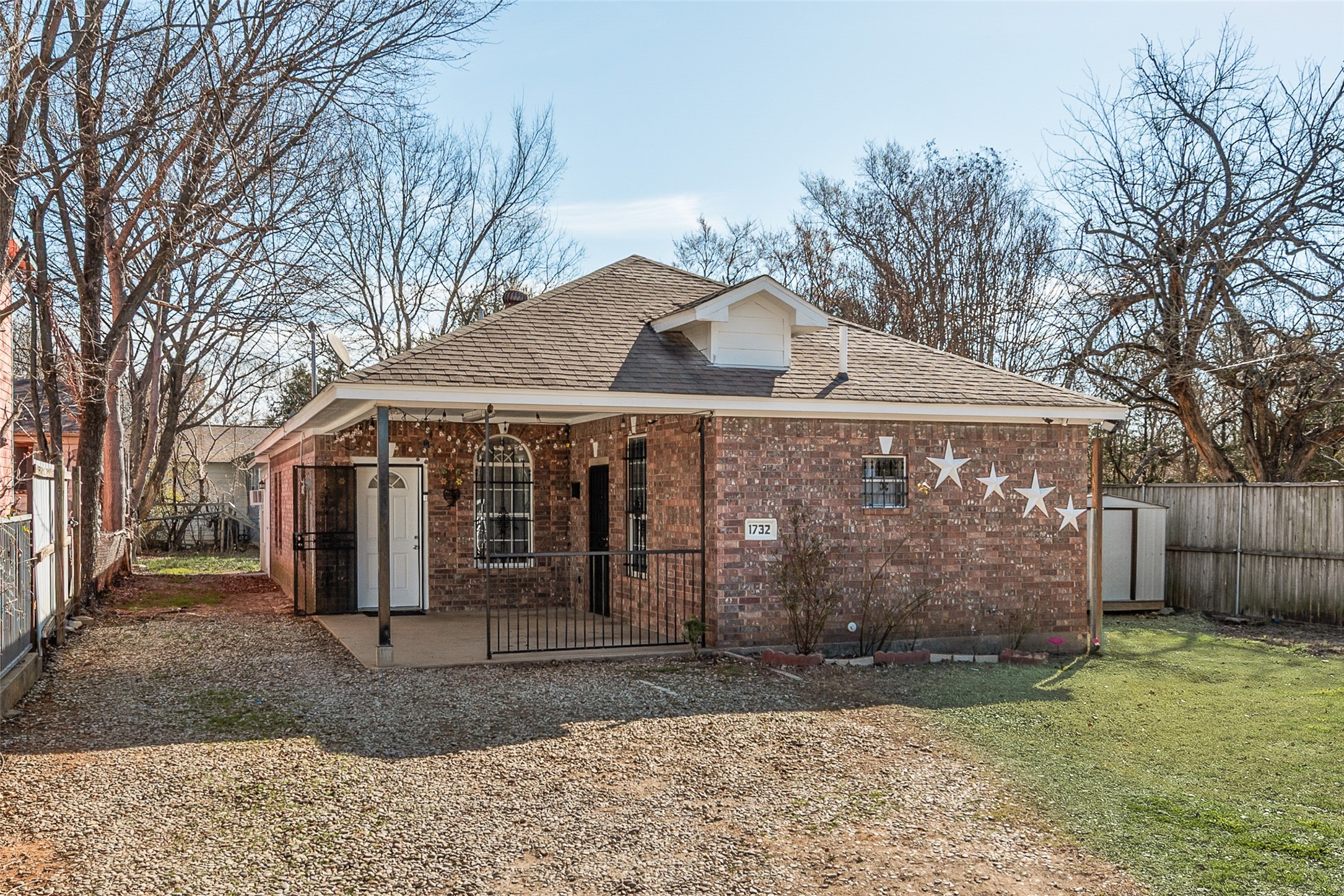 Property photo 02 of 1732 Murdock, Dallas, TX 75217 | MLS #21181769