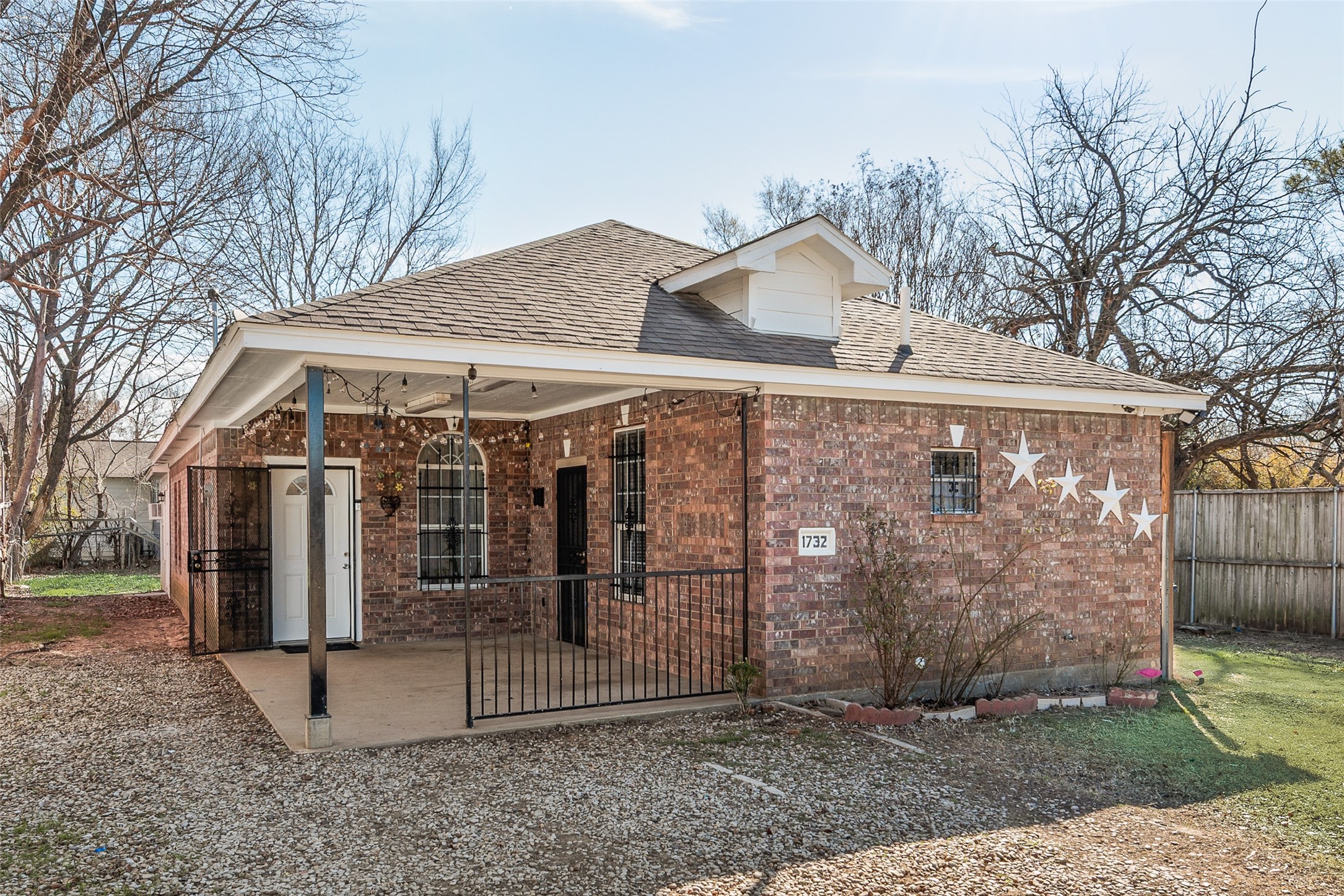 Property photo 04 of 1732 Murdock, Dallas, TX 75217 | MLS #21181769