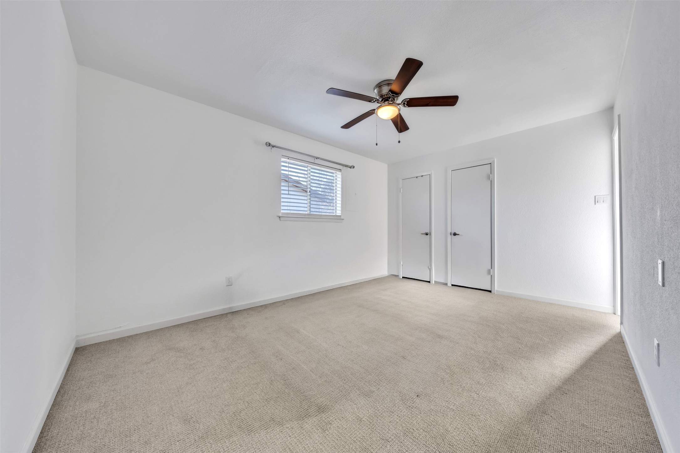 529 Ann Lois Lane, Burleson, TX, 76028