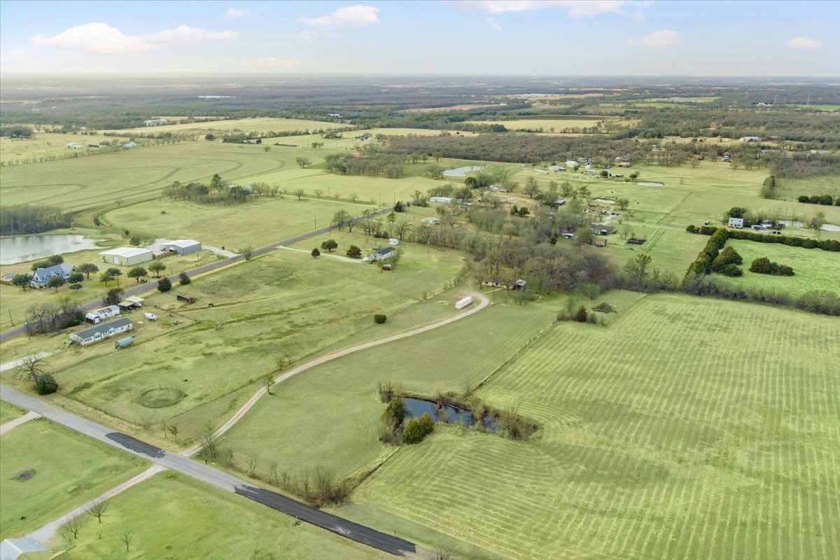 1832 W White Oak Road, West, TX, 76691
