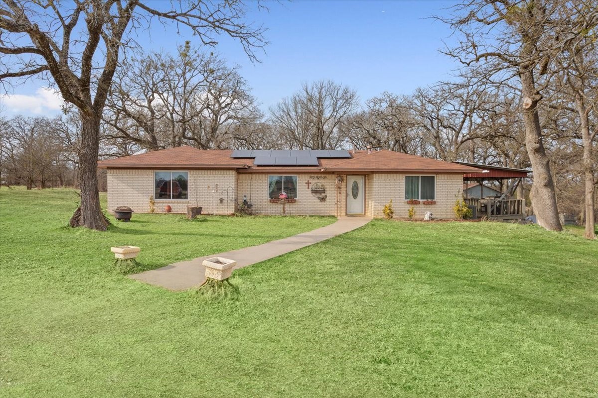 1832 W White Oak Road, West, TX, 76691