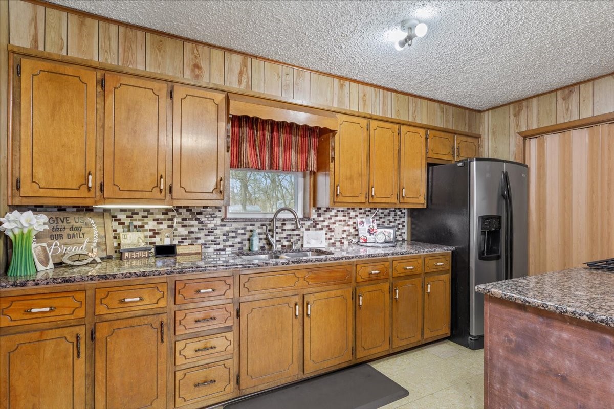 1832 W White Oak Road, West, TX, 76691