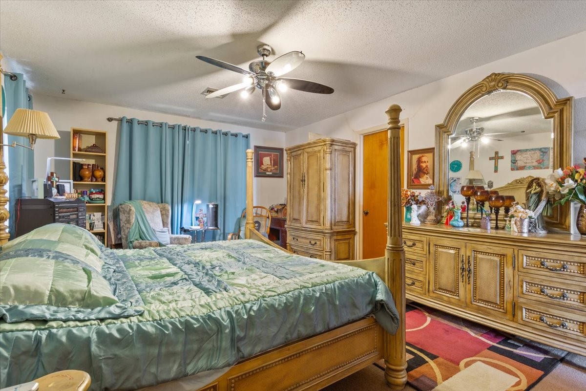 1832 W White Oak Road, West, TX, 76691
