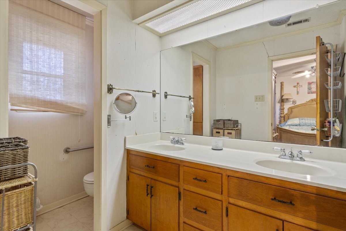 1832 W White Oak Road, West, TX, 76691