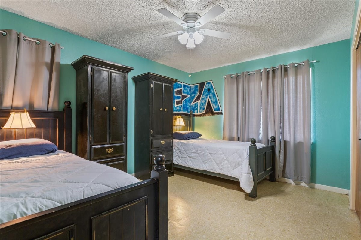 1832 W White Oak Road, West, TX, 76691
