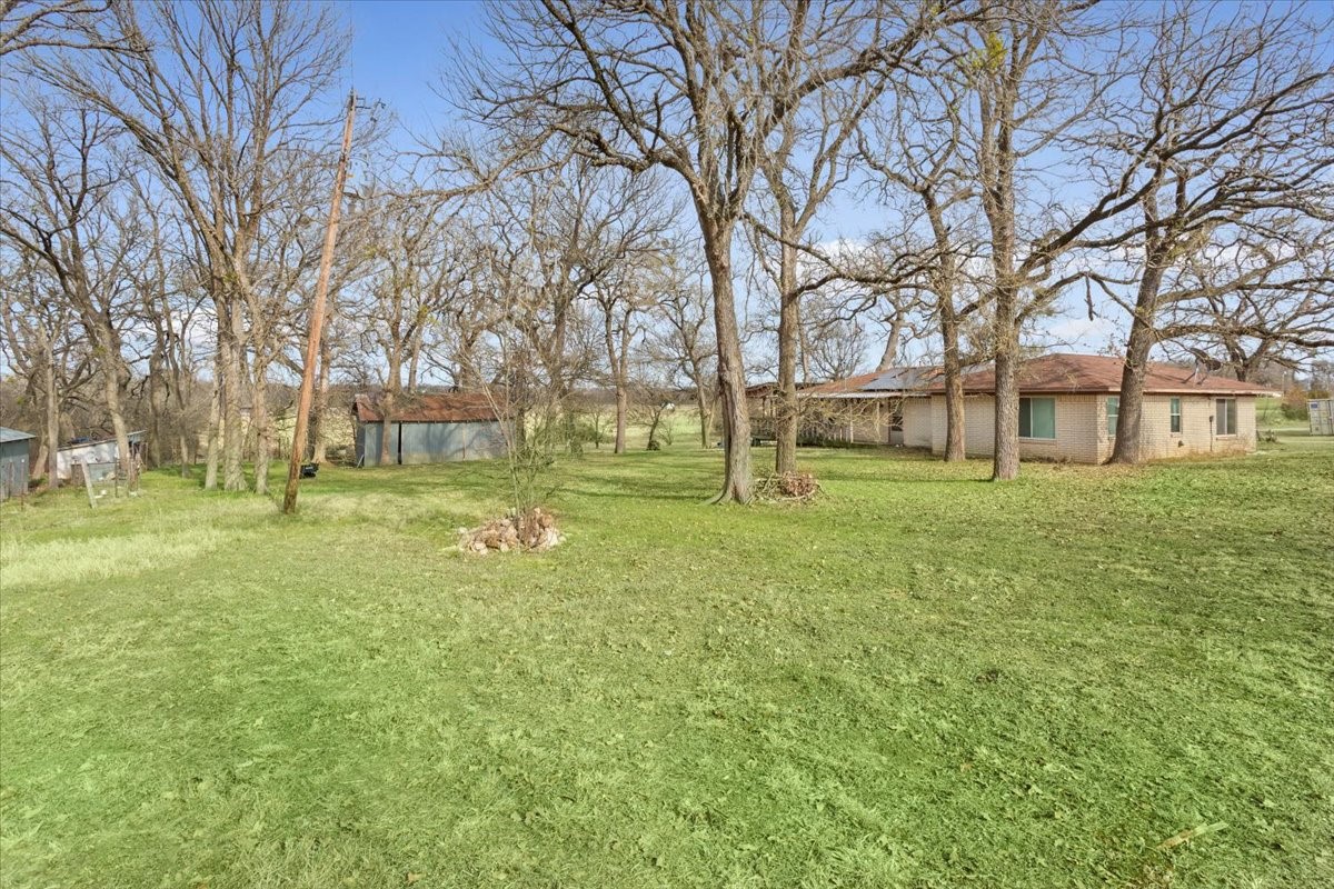 1832 W White Oak Road, West, TX, 76691