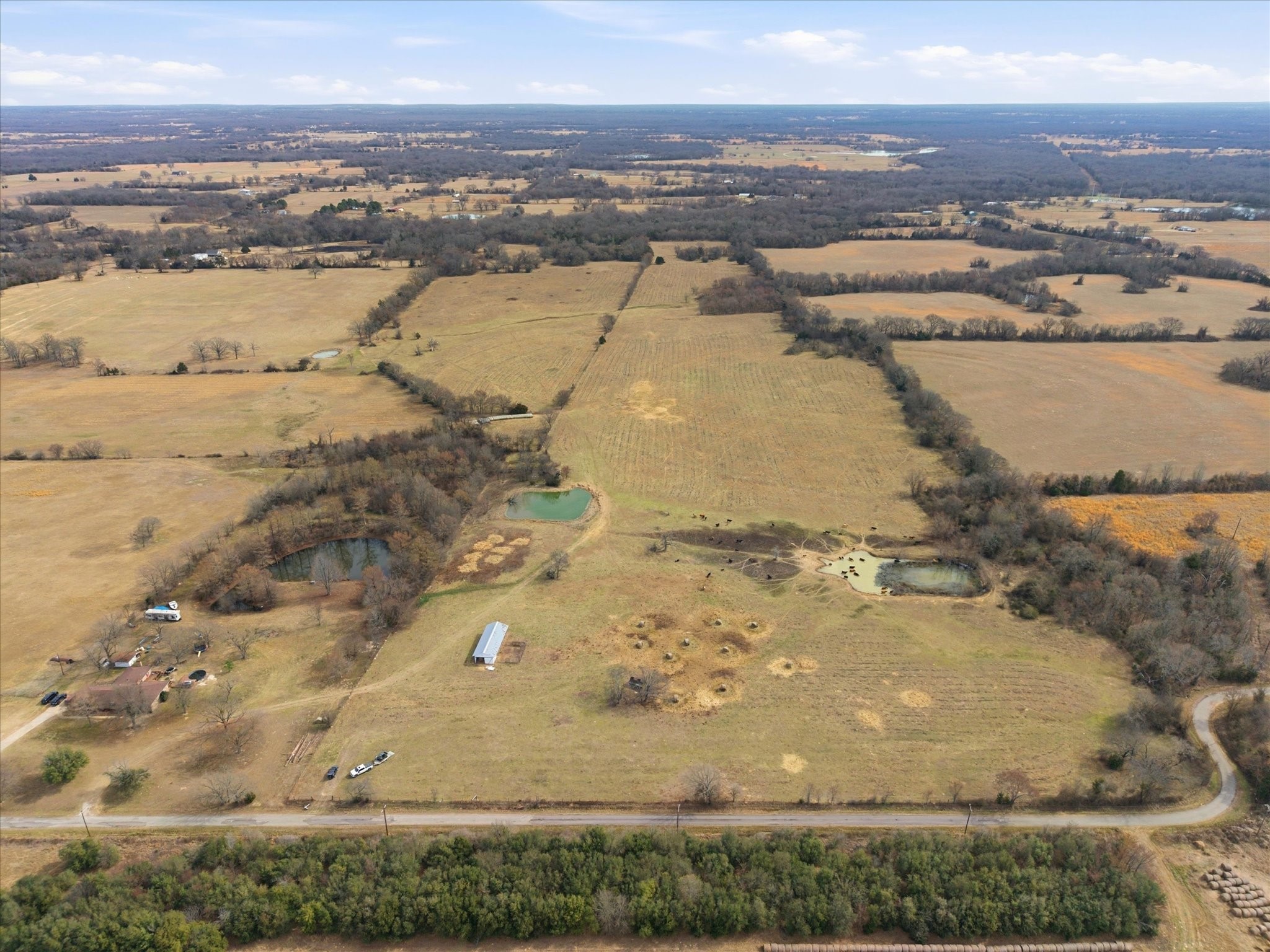 Property photo 02 of 560 Rs County Road 3417, Emory, TX 75440 | MLS #21182559