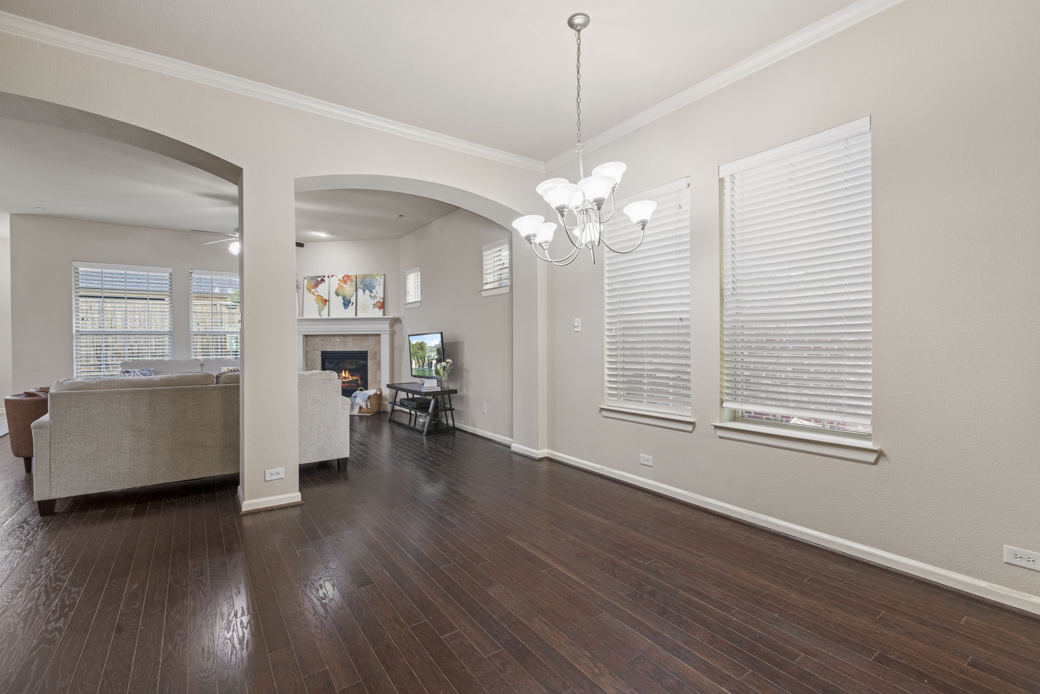 Property photo 04 of 220 Sir Brine Drive, Lewisville, TX 75056 | MLS #21182573