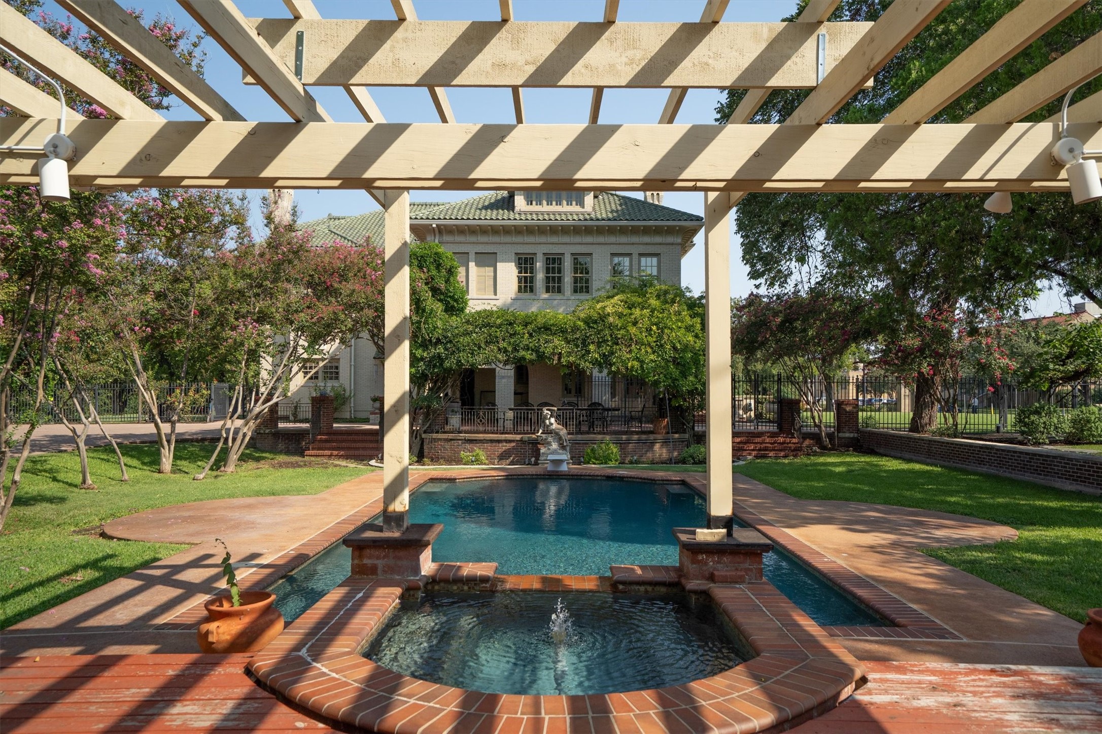 1001 Elizabeth Boulevard, Fort Worth, TX, 76110