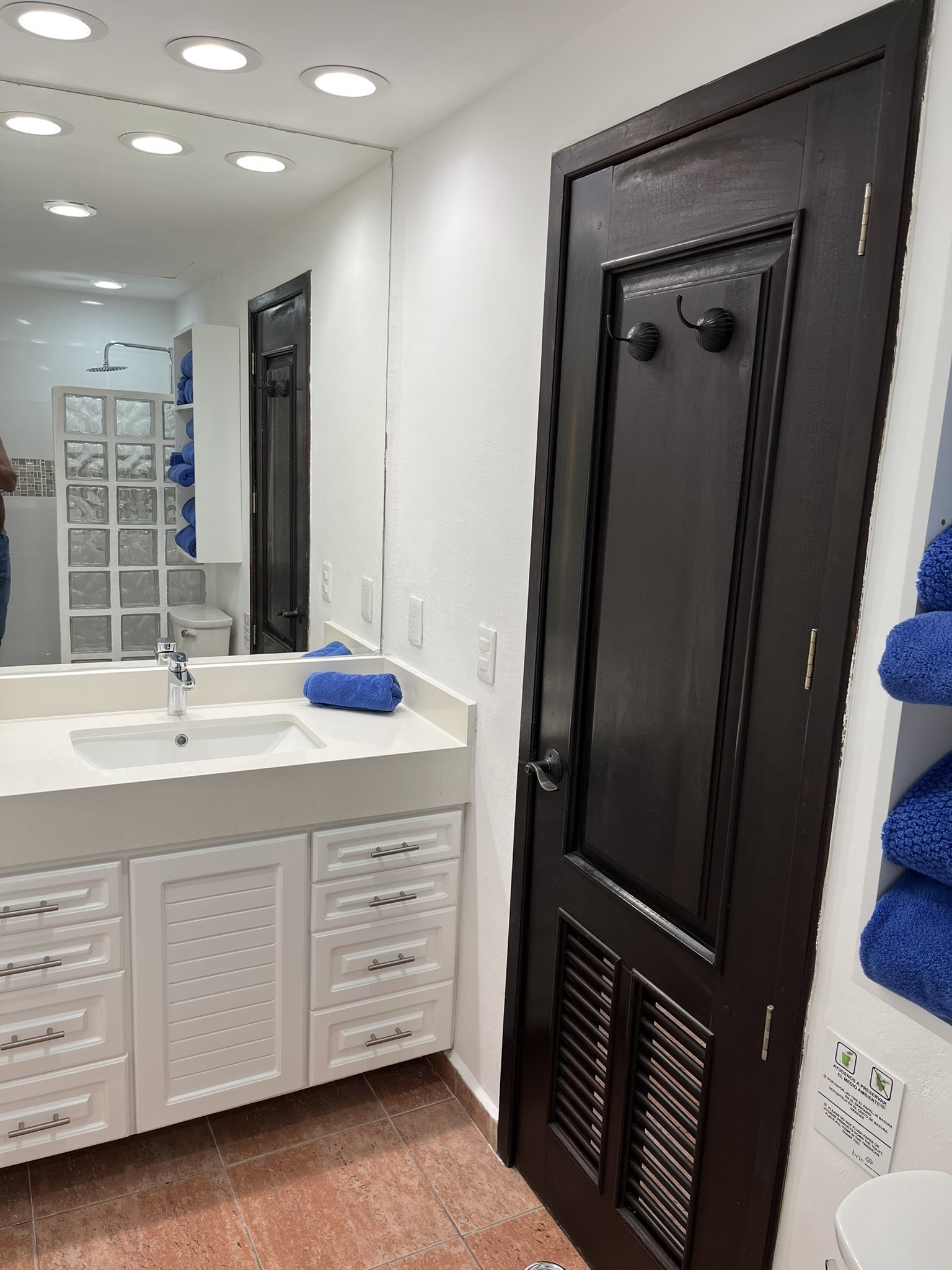 9 Royal Palms, TX, 77710
