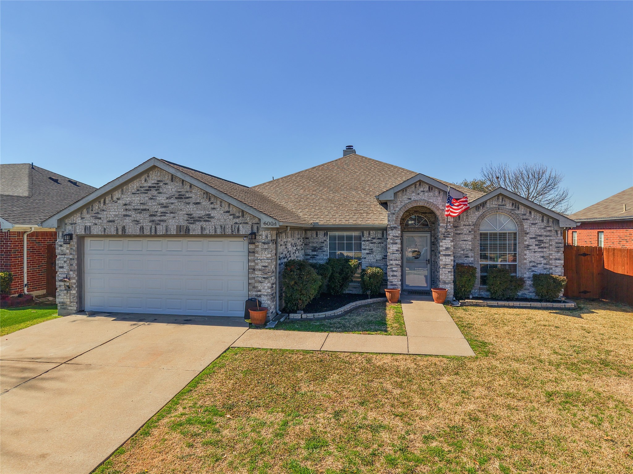 Property photo 01 of 6004 Ten Wood Court, Arlington, TX 76018 | MLS #21183069