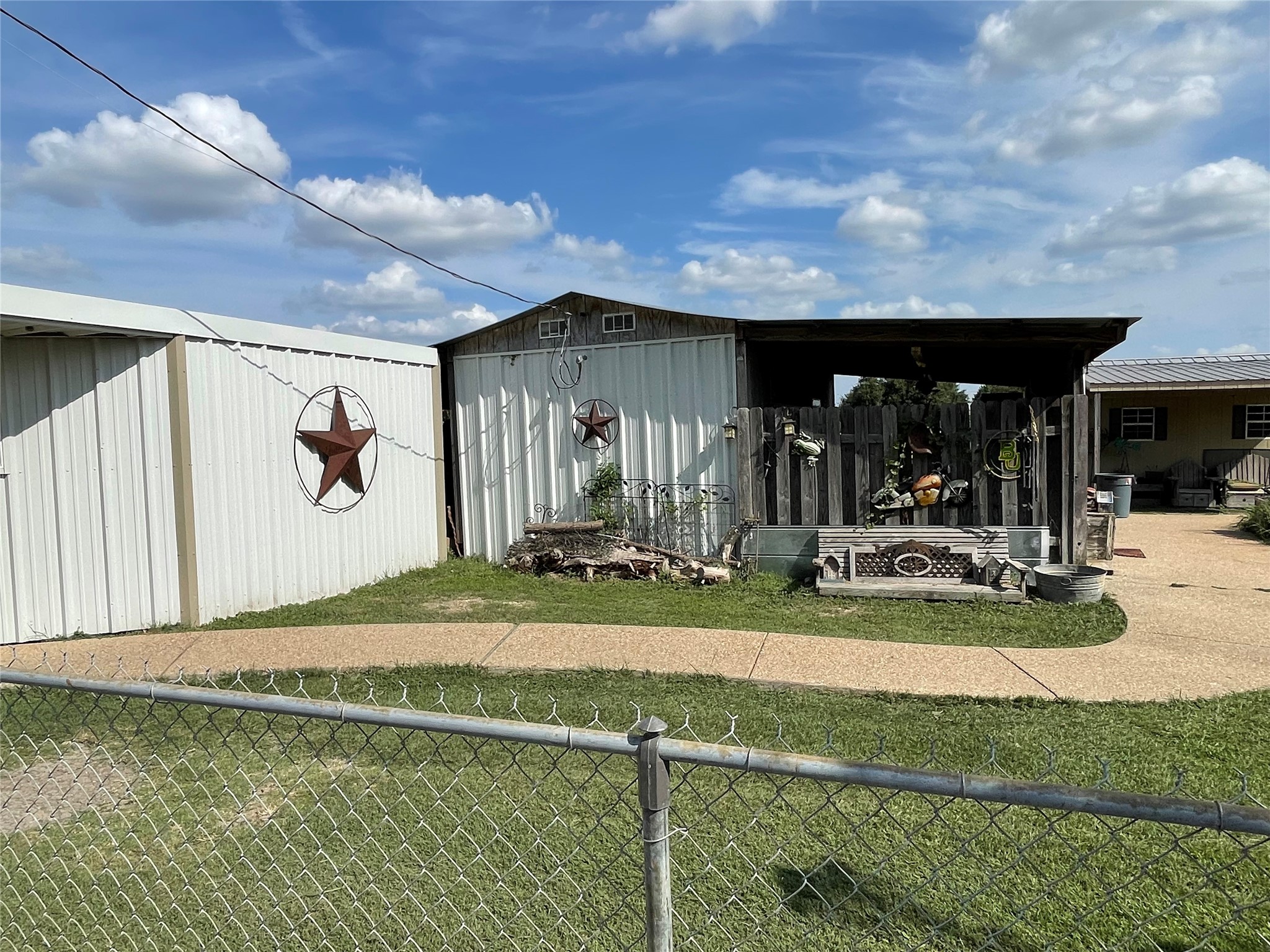1116 Navarro, Mart, TX, 76664