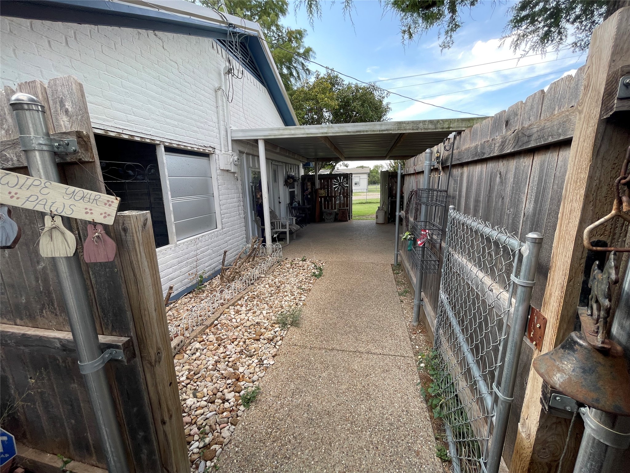1116 Navarro, Mart, TX, 76664