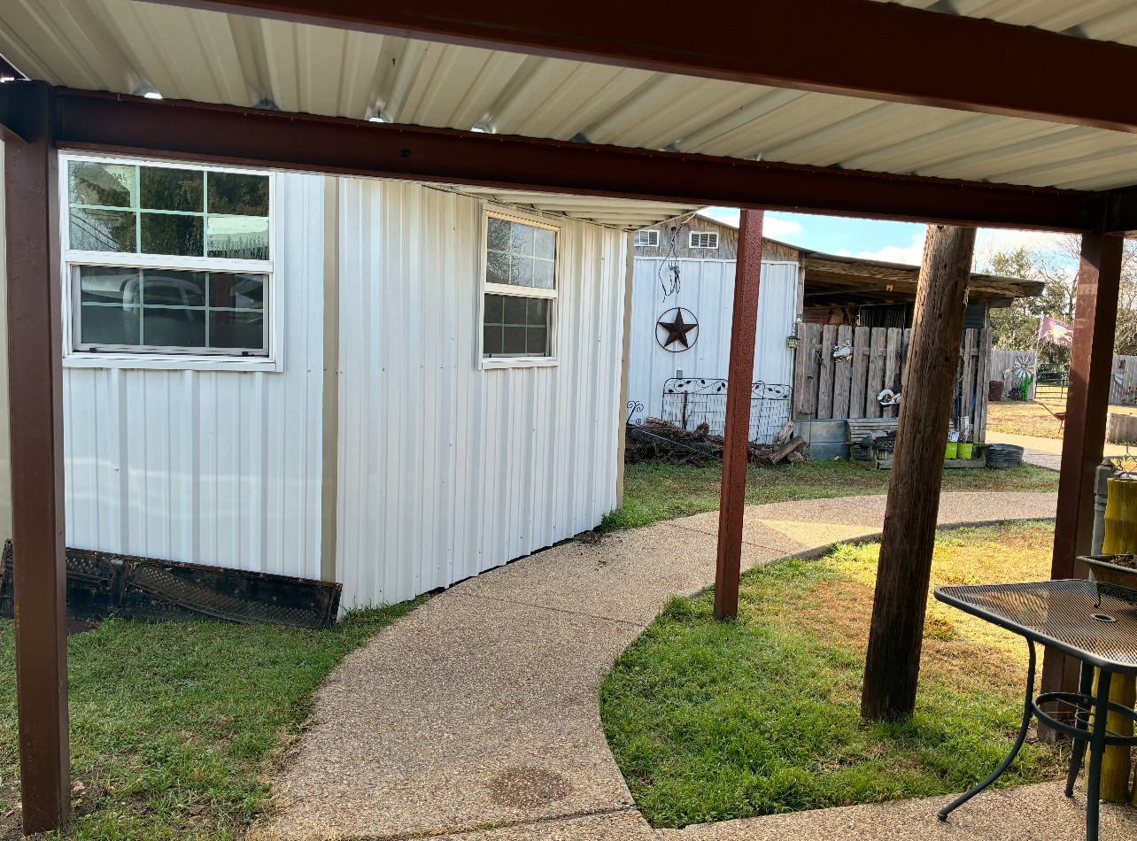 1116 Navarro, Mart, TX, 76664