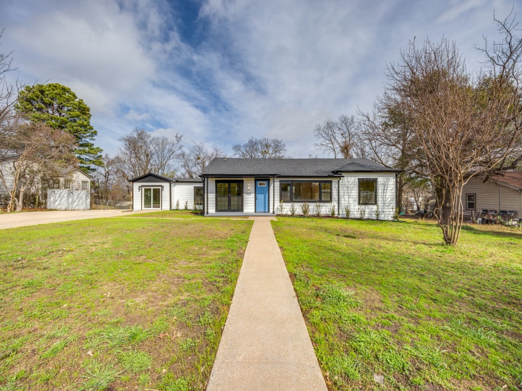 Property photo 02 of 1425 W Shepherd Street, Denison, TX 75020 | MLS #21183524