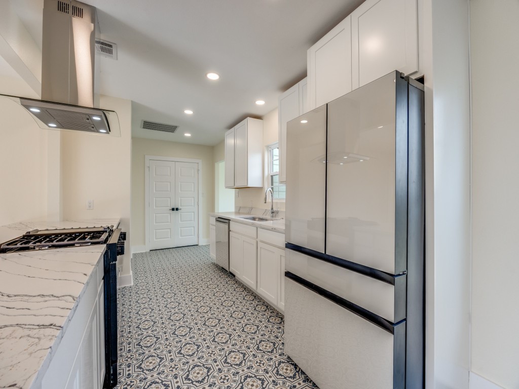 1425 W Shepherd Street, Denison, TX, 75020
