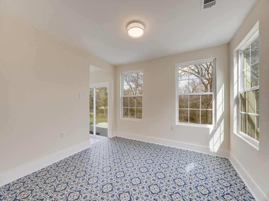 1425 W Shepherd Street, Denison, TX, 75020