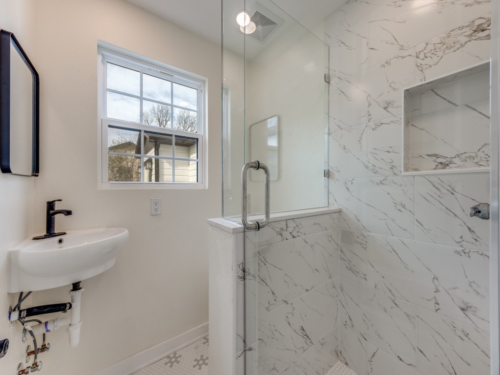1425 W Shepherd Street, Denison, TX, 75020