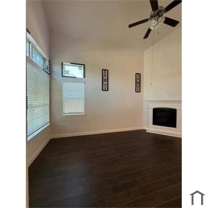 Property photo 04 of 6033 Dandelion Drive, Aubrey, TX 76227 | MLS #21183704