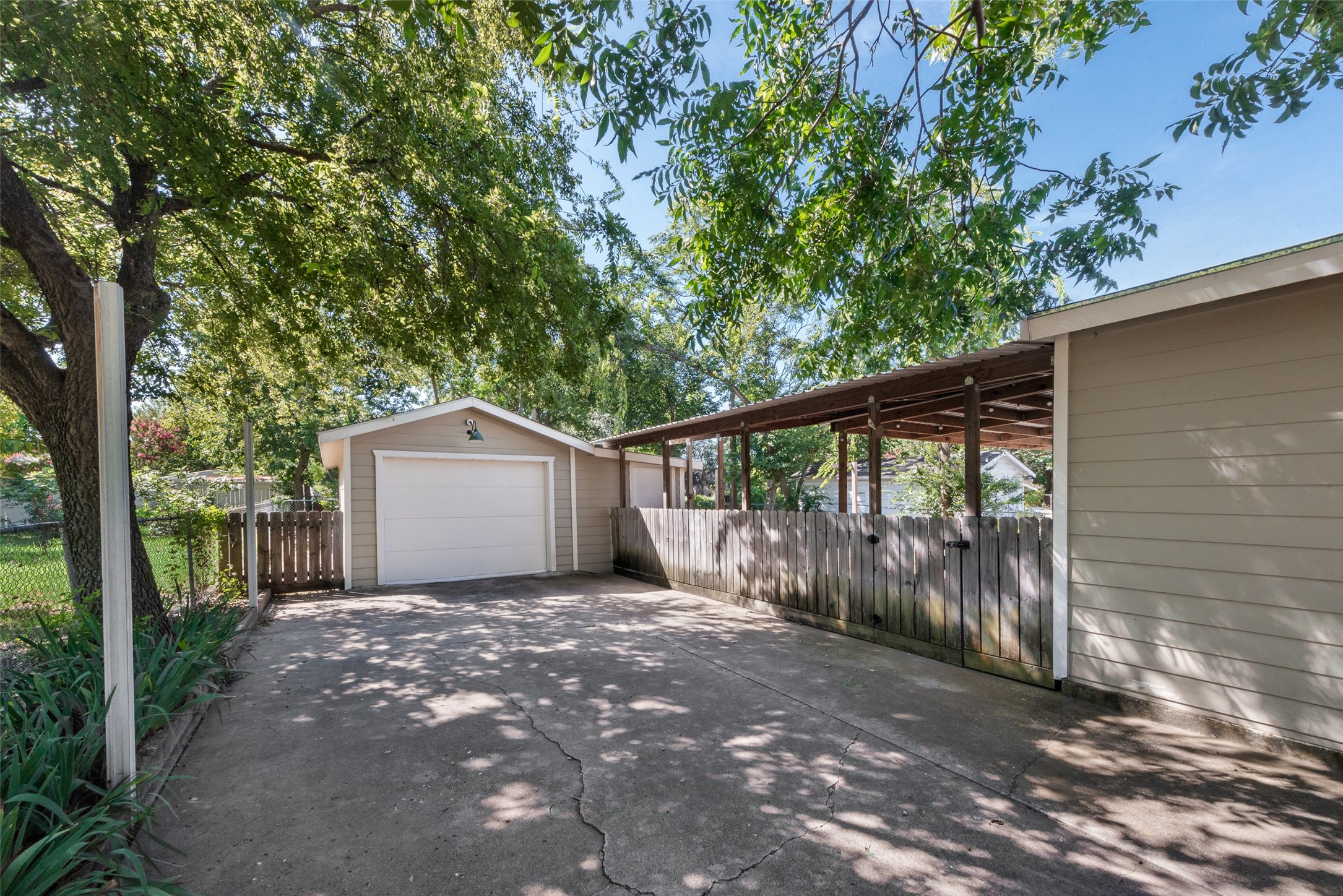 523 Houston Street, Cedar Hill, TX, 75104
