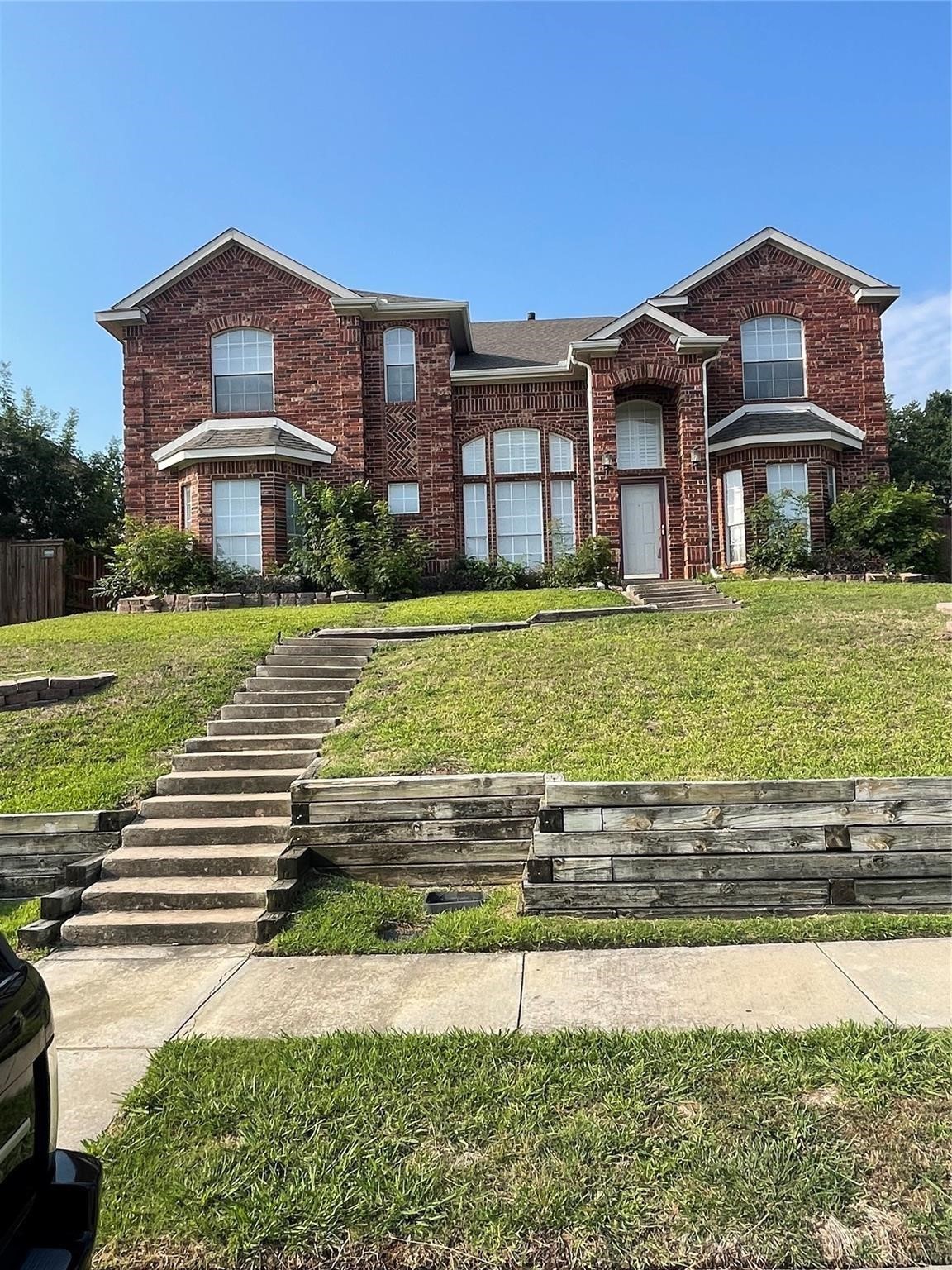 Property photo 01 of 428 W Corporate Drive, Lewisville, TX 75067 | MLS #21184066