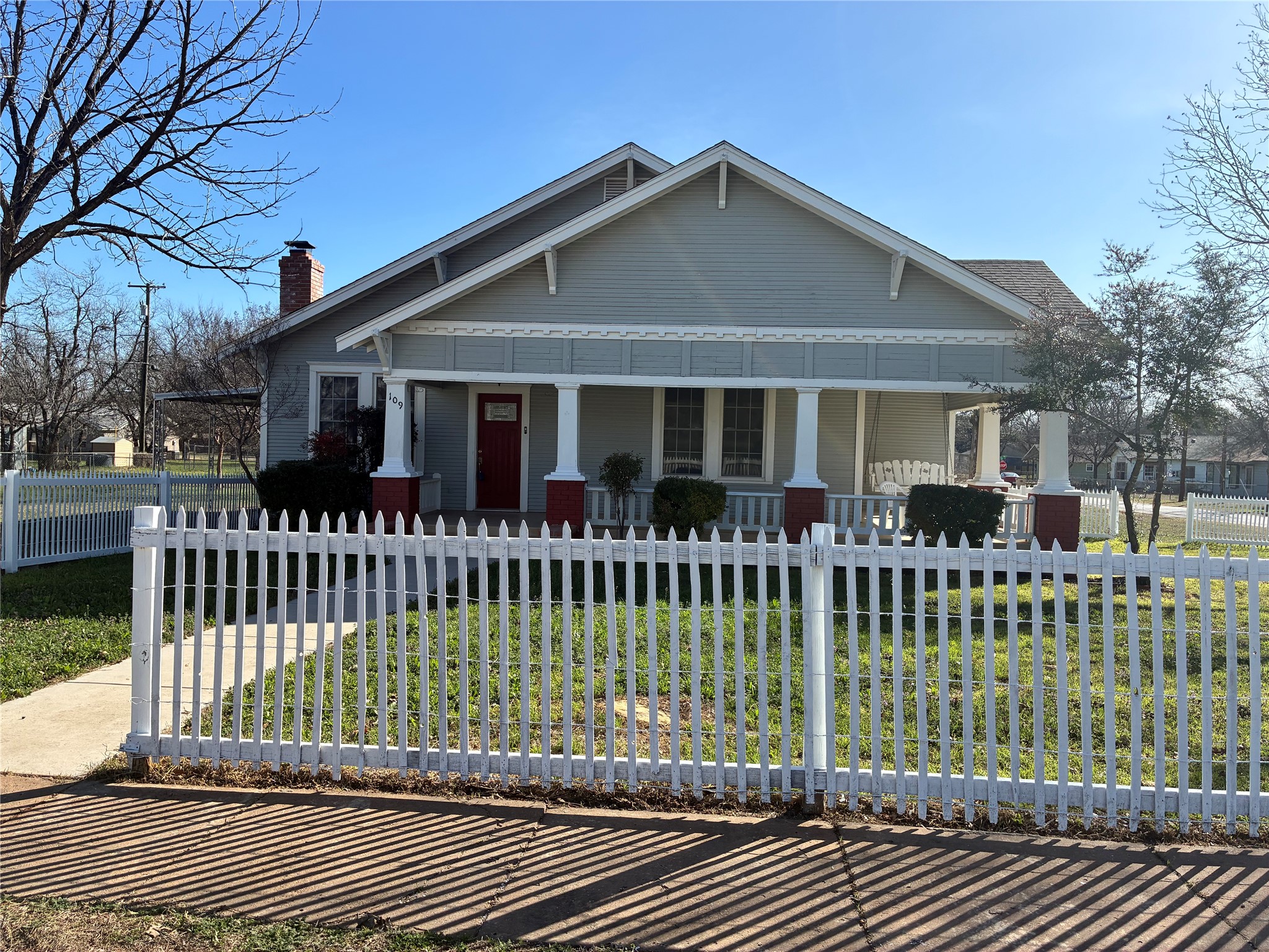 Property photo 01 of 109 S West Street, Bangs, TX 76823 | MLS #21184210