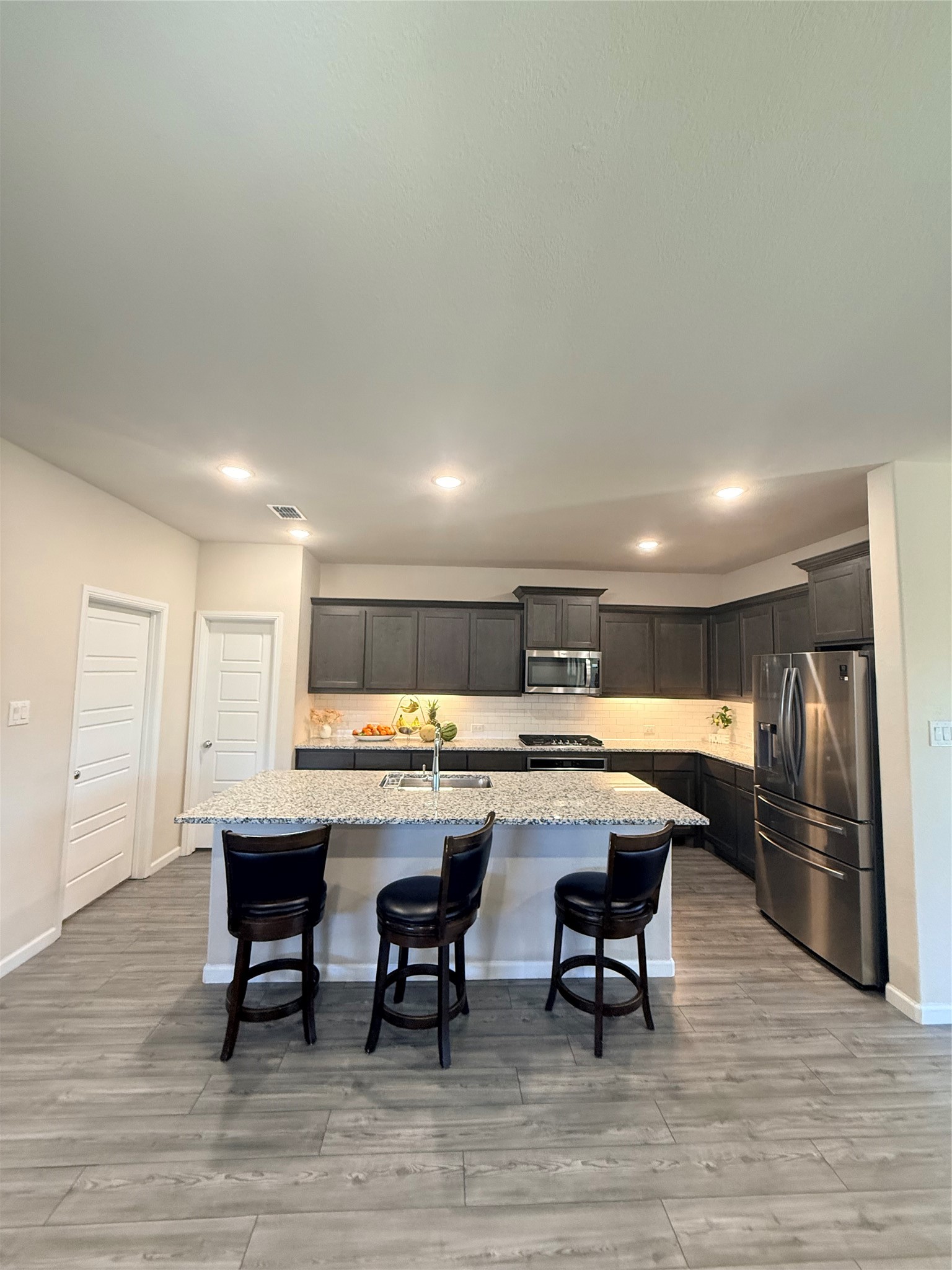 Property photo 04 of 6718 Goldenrain Drive, Venus, TX 76084 | MLS #21184225