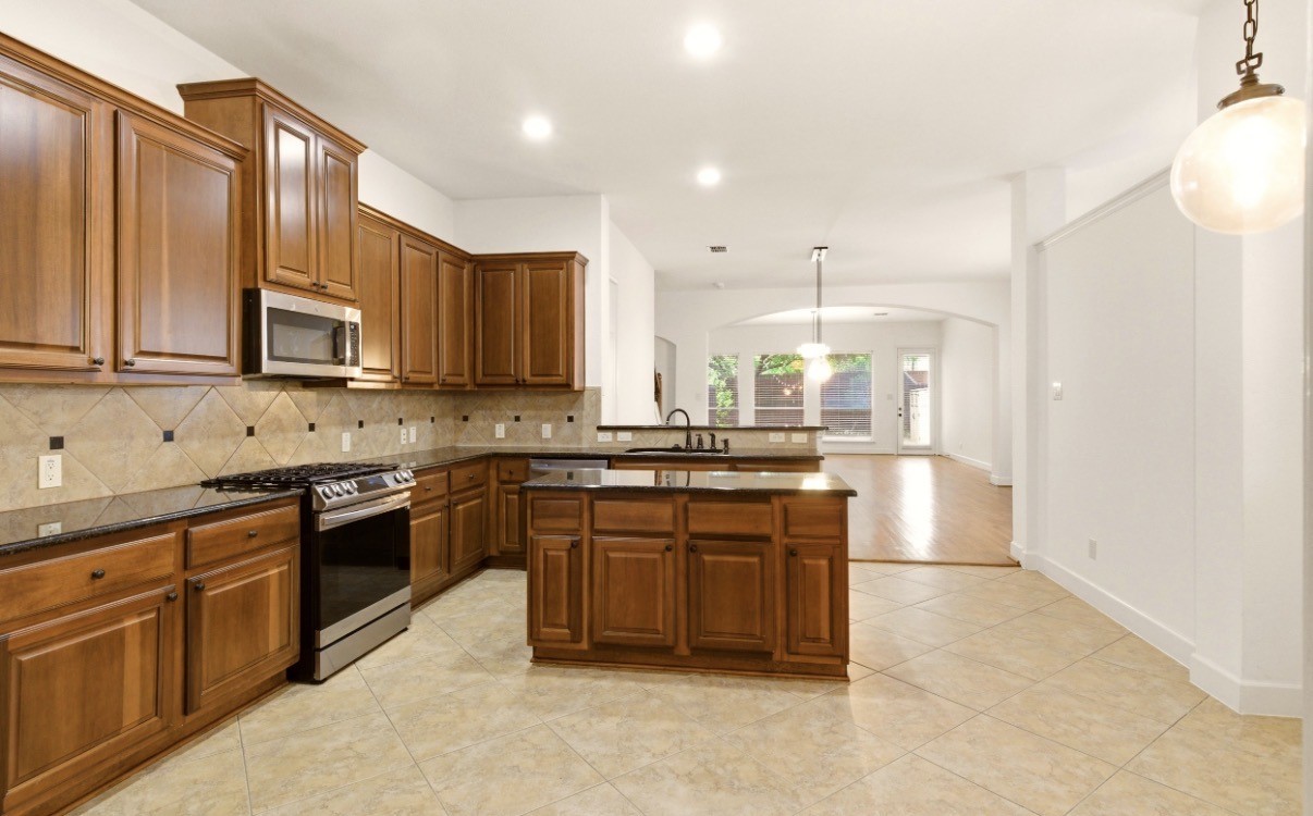 4525 W University Boulevard, Dallas, TX, 75209