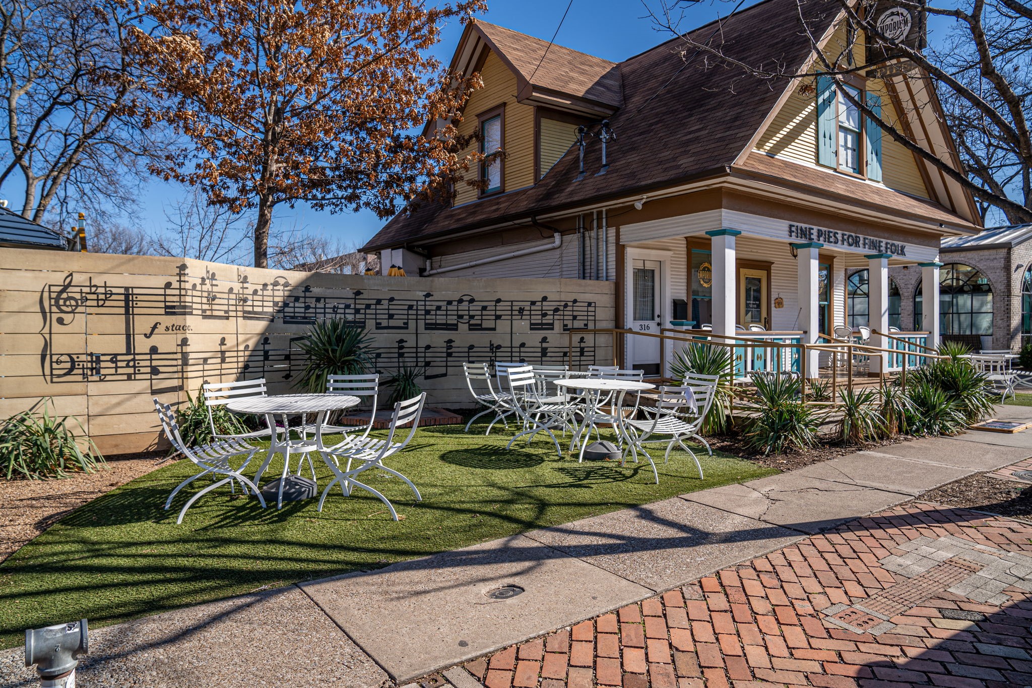 600 Melba Street, Dallas, TX, 75208