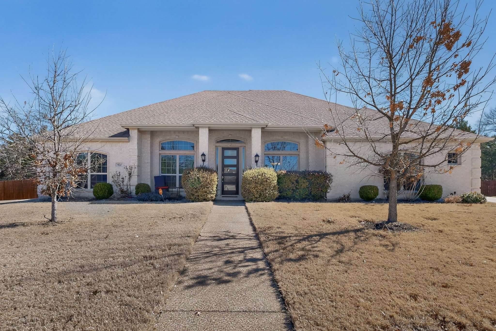 Property photo 01 of 824 State Street, Desoto, TX 75115 | MLS #21184456