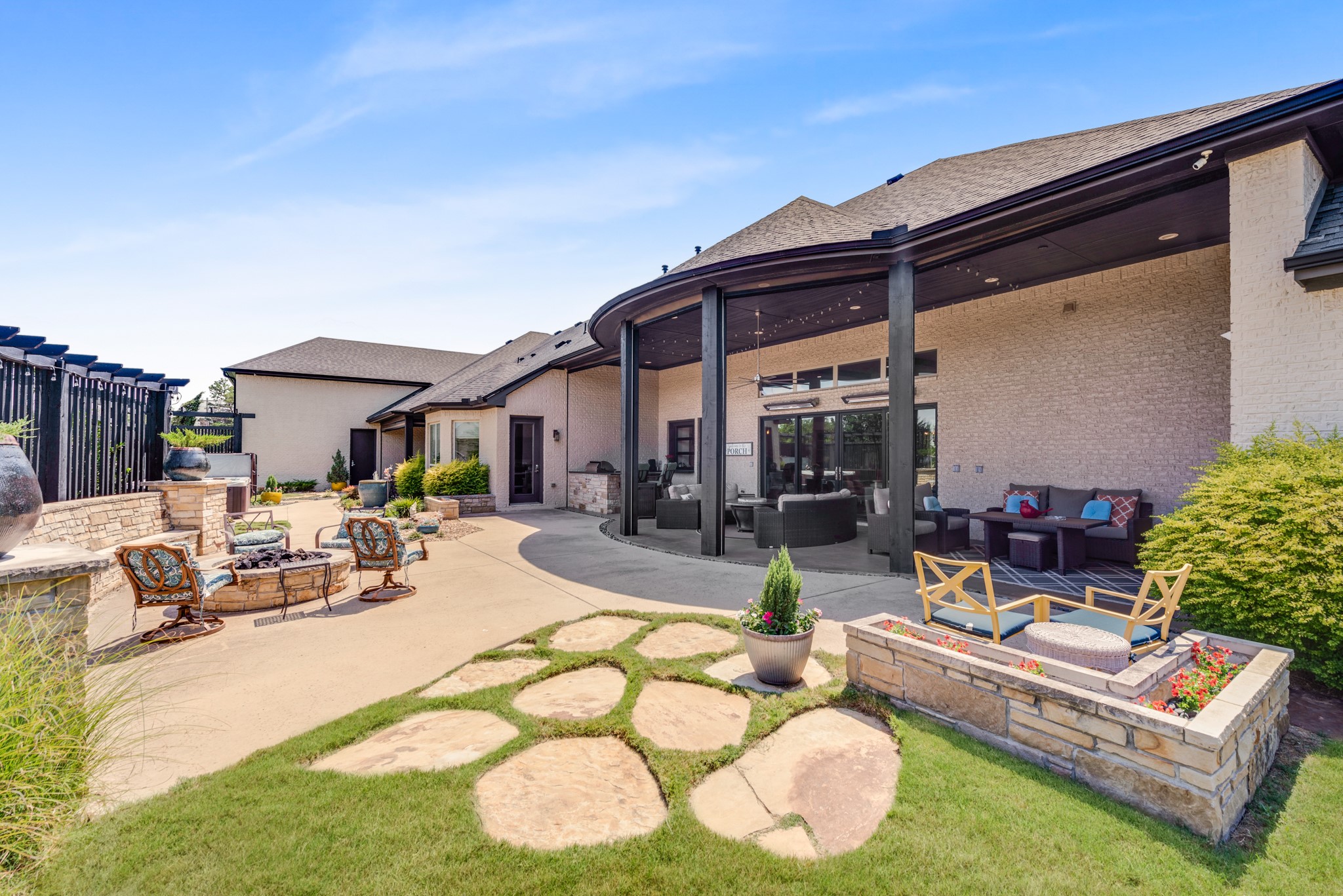 125 Kyle Court, Double Oak, TX, 75077