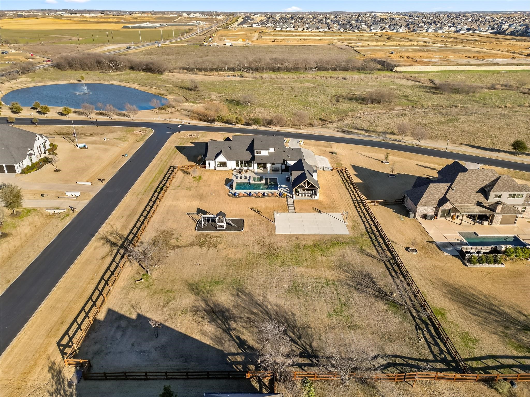 200 Sutherland Crescent, Northlake, TX, 76247