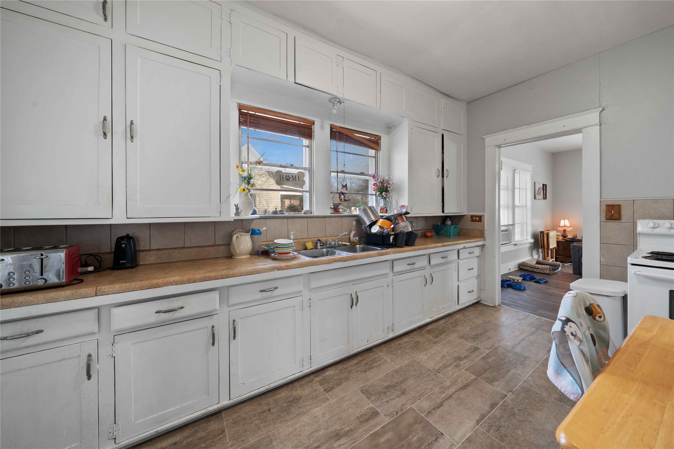 713 N Commerce Street, Gainesville, TX, 76240
