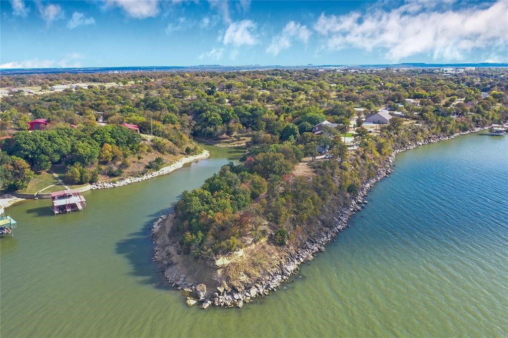 203 Evans Street, Lake Bridgeport, TX, 76426