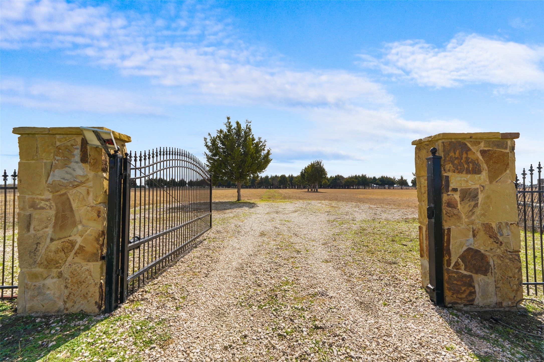710 E Reindeer Road, Lancaster, TX, 75146