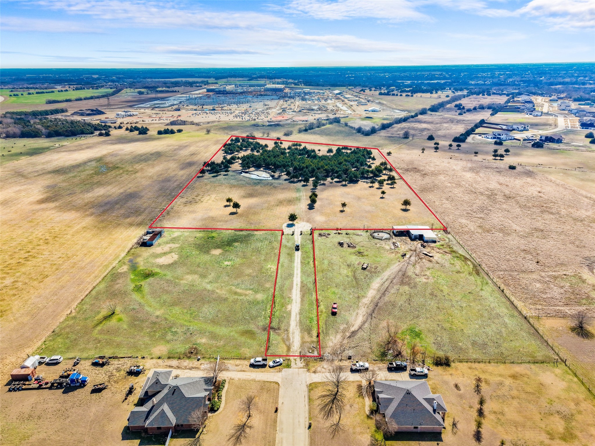 Property photo 04 of 710 E Reindeer Road, Lancaster, TX 75146 | MLS #21184958