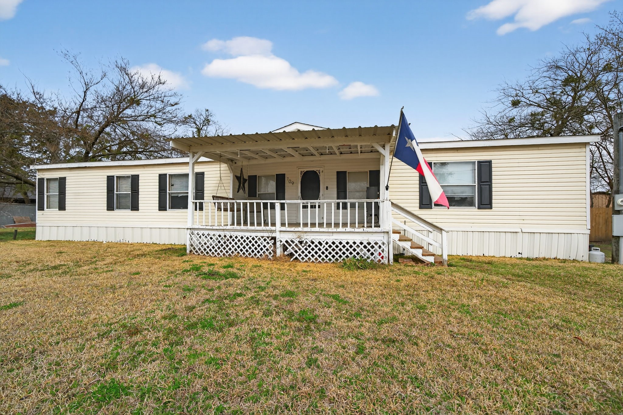 Property photo 02 of 109 Wallace Street Lone, Oak, TX 75453 | MLS #21185790