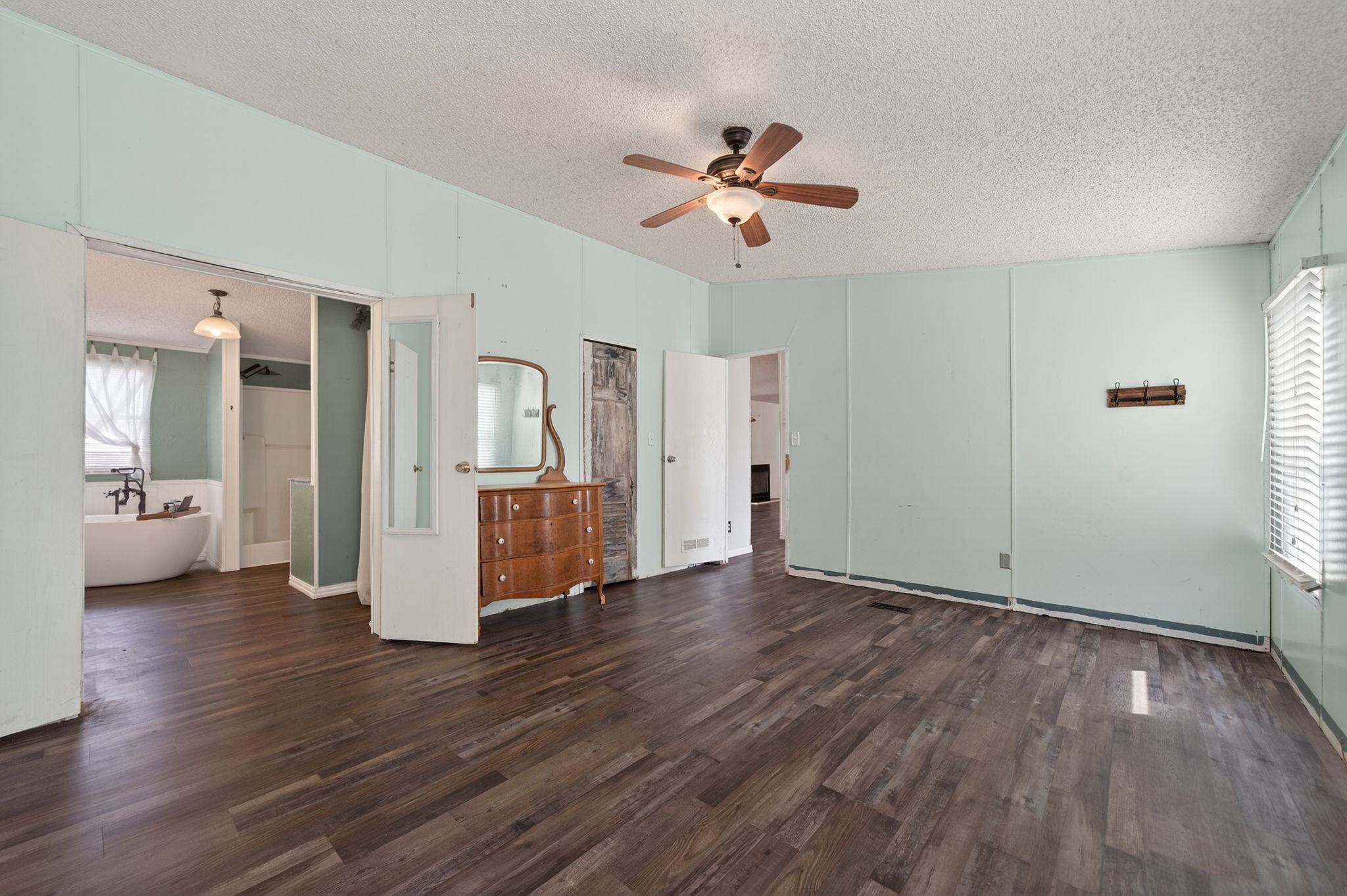109 Wallace Street, Lone Oak, TX, 75453